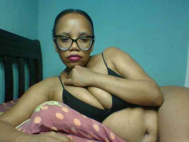 Prettyzari webcam