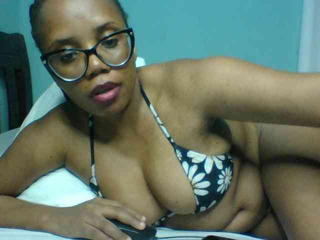 Prettyzari webcam
