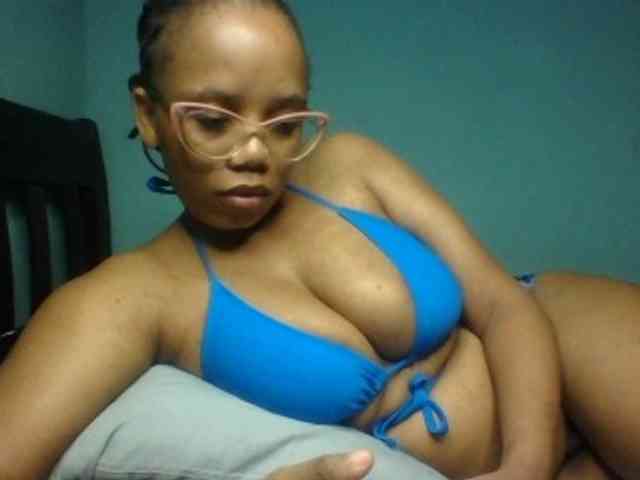 Prettyzari webcam