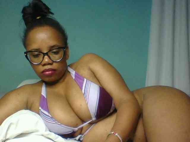 Prettyzari webcam