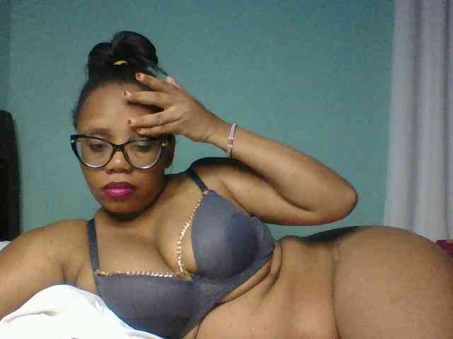 Prettyzari webcam