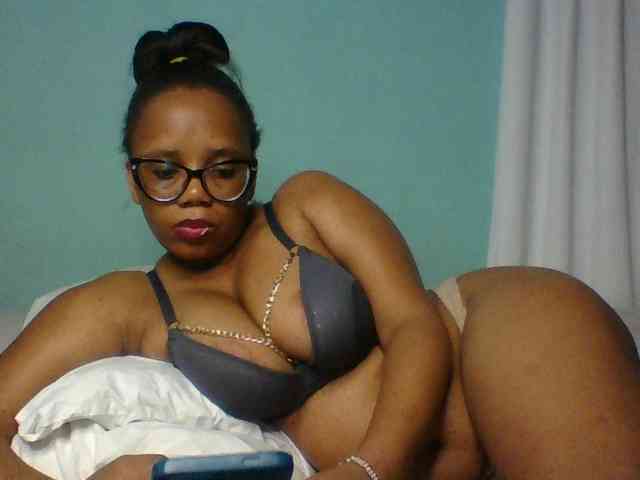 Prettyzari webcam