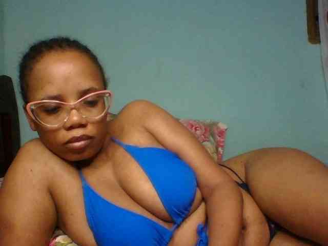 Prettyzari webcam