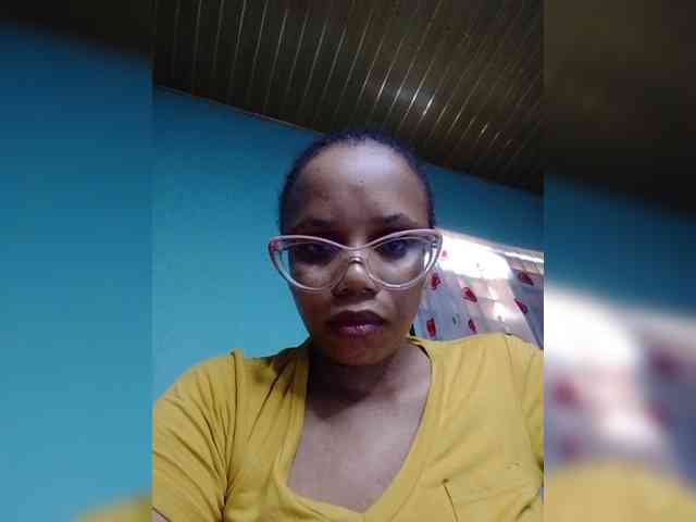 Prettyzari webcam