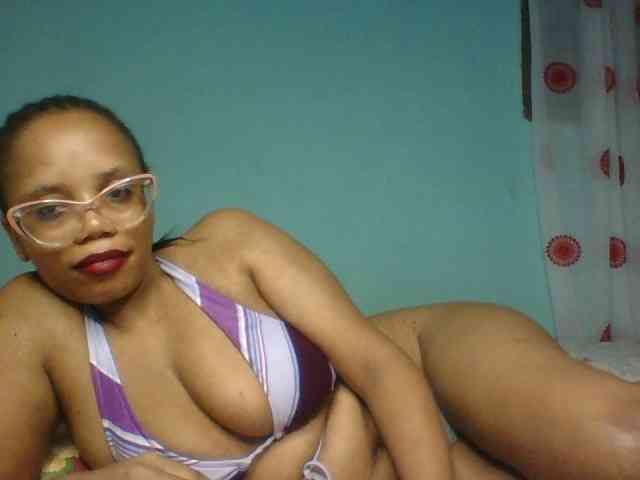Prettyzari webcam