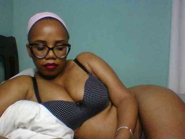 Prettyzari webcam