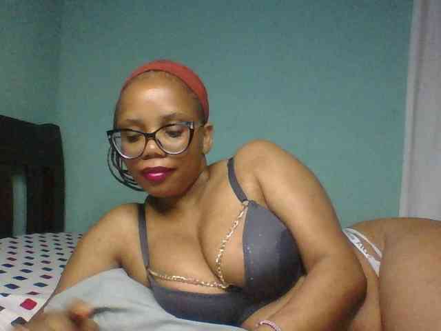 Prettyzari webcam