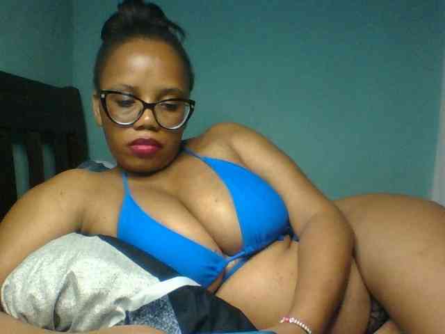 Prettyzari webcam