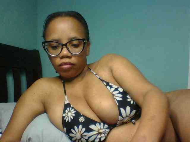 Prettyzari webcam