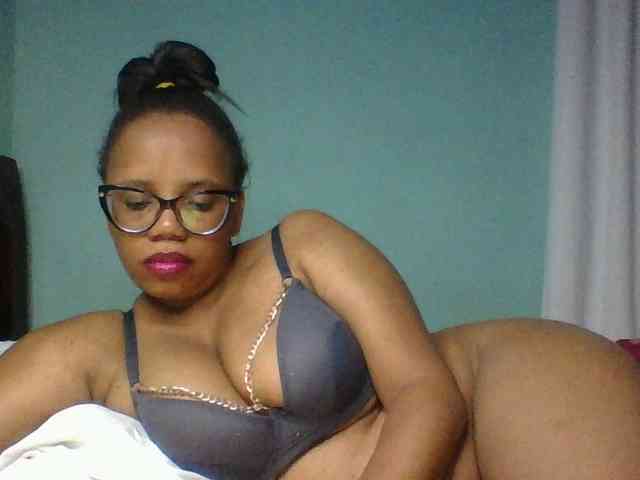 Prettyzari webcam