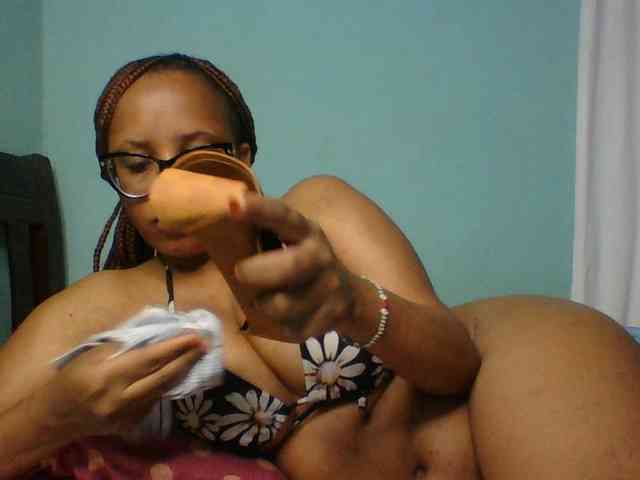 Prettyzari webcam