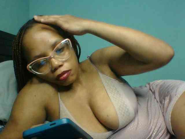 Prettyzari webcam
