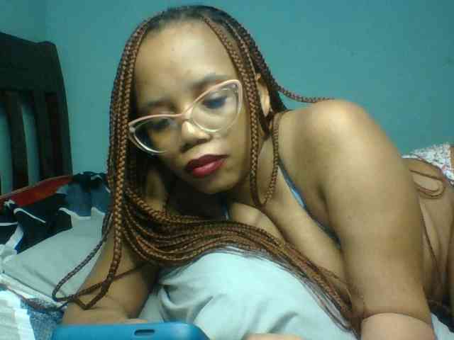 Prettyzari webcam
