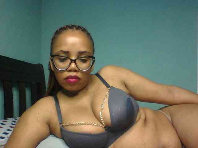 Prettyzari webcam