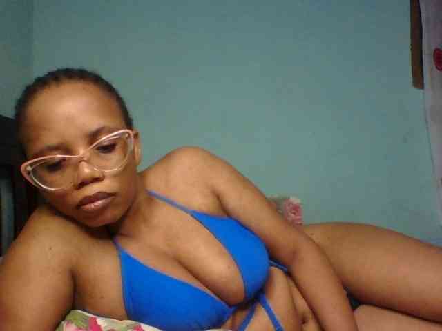 Prettyzari webcam