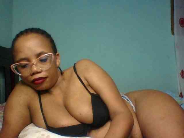 Prettyzari webcam
