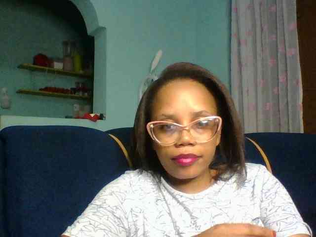 Prettyzari webcam