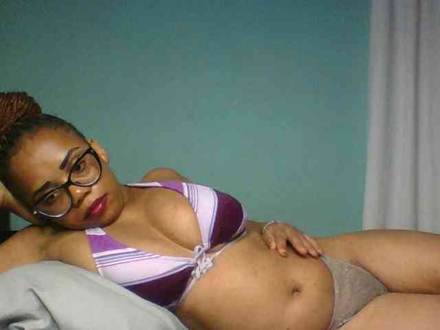 Prettyzari webcam
