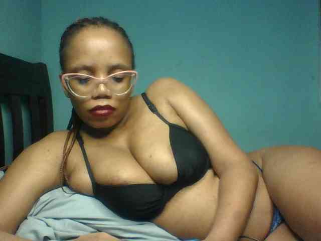 Prettyzari webcam