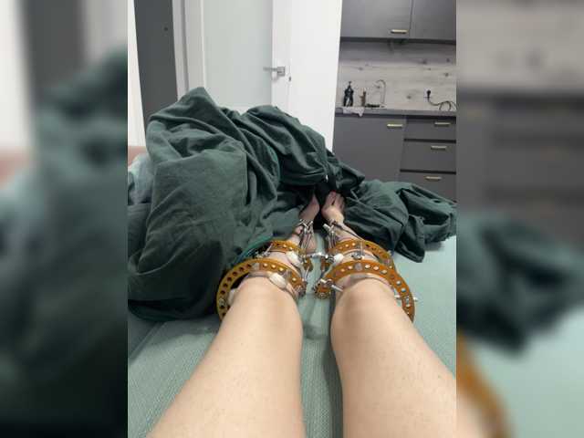 le modèle Renaw est en webcam porno dans un show sur le site bongacams, il possède les tags suivants: White/Caucasian,Brunette,Shaved