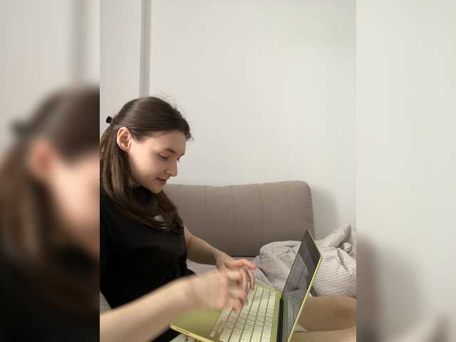 Renaw, 25 y/o - Live Cam on BongaCams