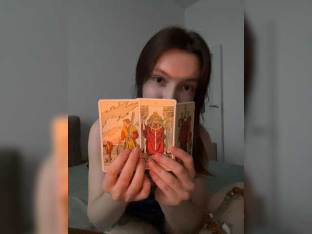 Renaw — live female cam