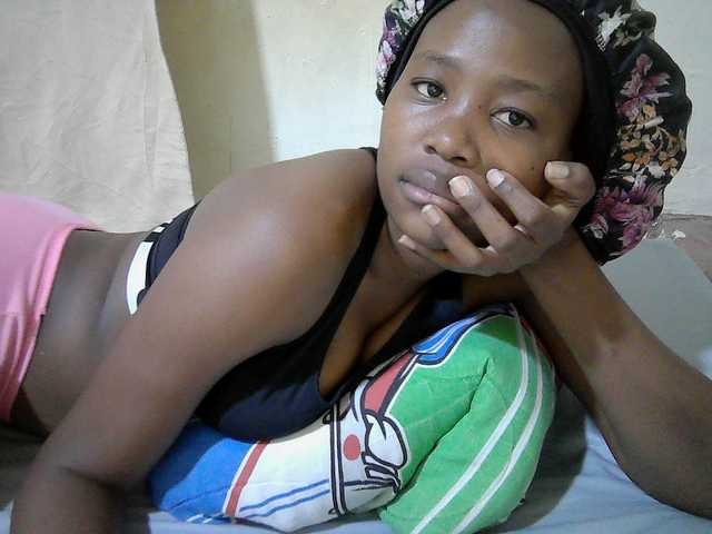 queen-slender live cam on BongaCams