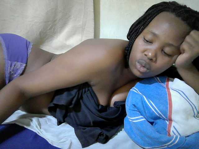 queen-slender live cam on BongaCams