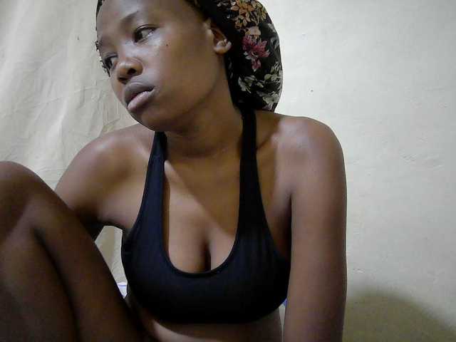 queen-slender live cam on BongaCams