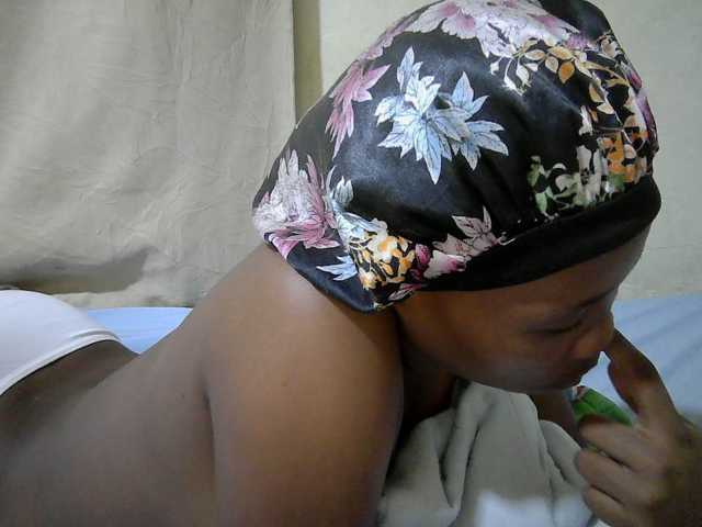queen-slender live cam on BongaCams