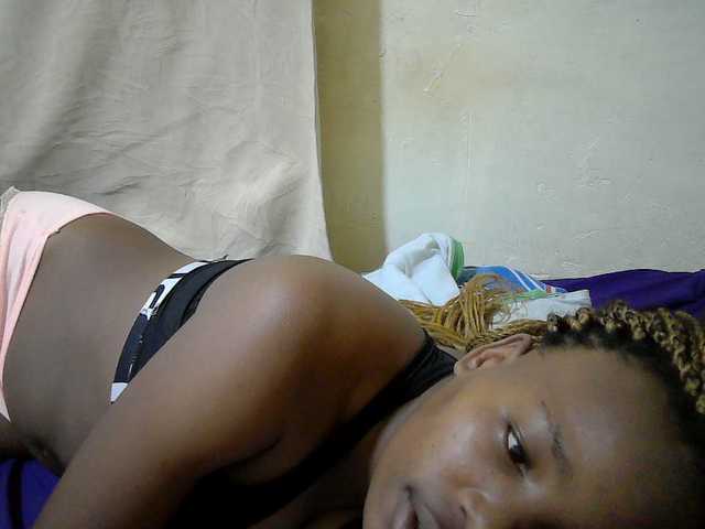queen-slender live cam on BongaCams