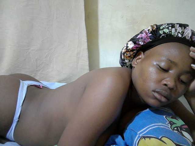 queen-slender live cam on BongaCams