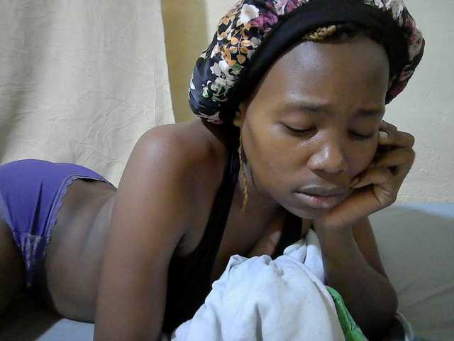 queen-slender live cam on BongaCams