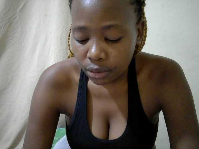 queen-slender live cam on BongaCams