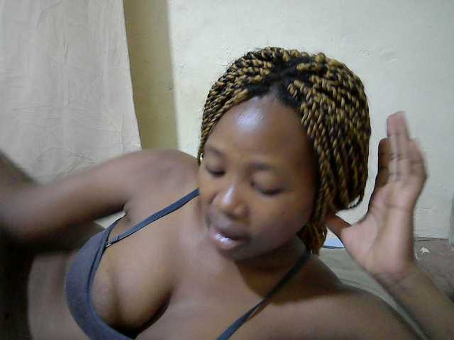 queen-slender live cam on BongaCams