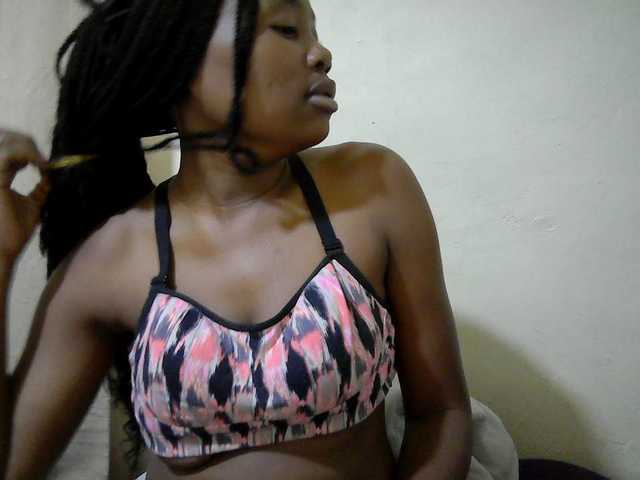 queen-slender live cam on BongaCams