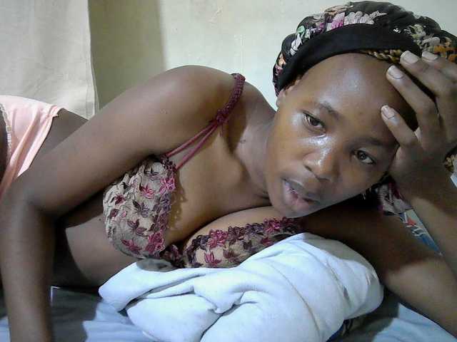 queen-slender live cam on BongaCams