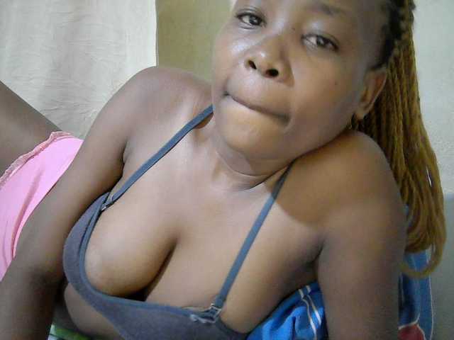 queen-slender live webcam show