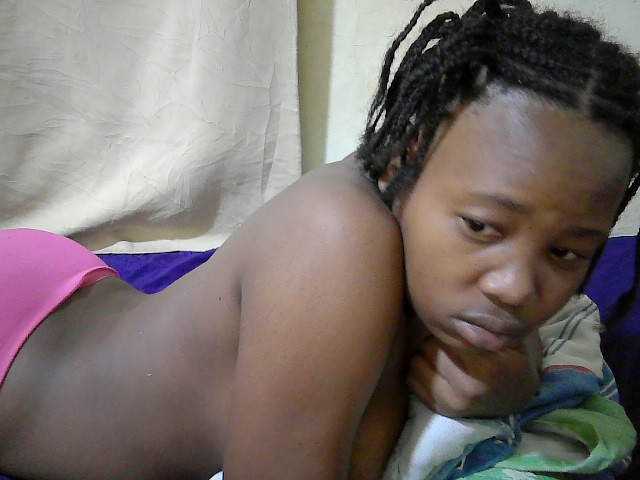 queen-slender live cam on BongaCams