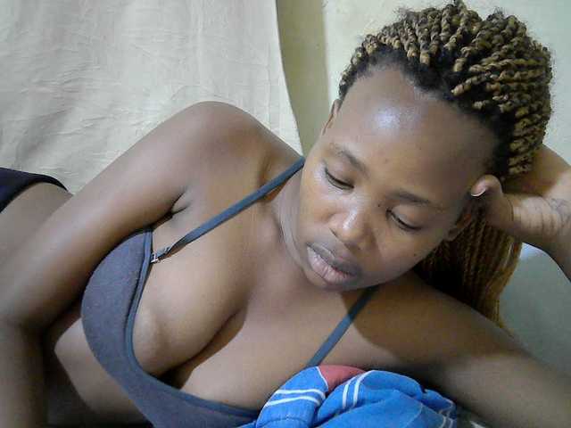 queen-slender live cam on BongaCams