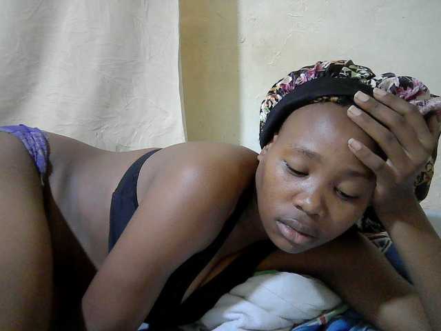 queen-slender live webcam show