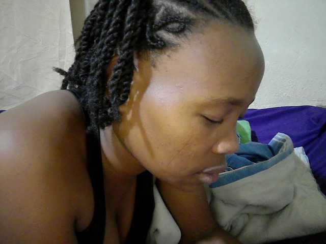 queen-slender live cam on BongaCams