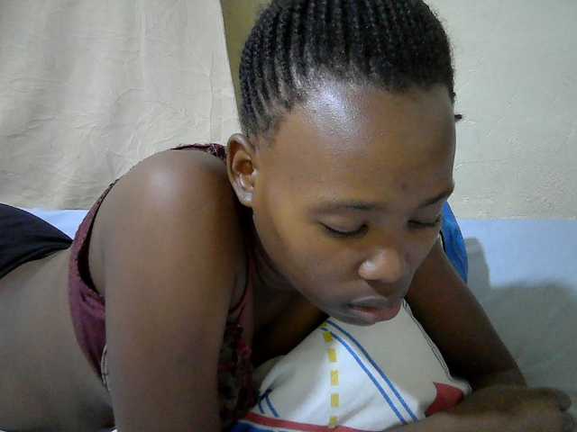 queen-slender live cam on BongaCams