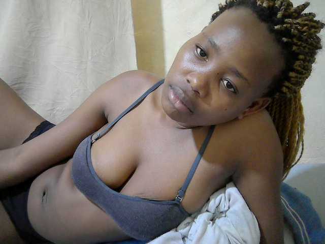 queen-slender live cam on BongaCams