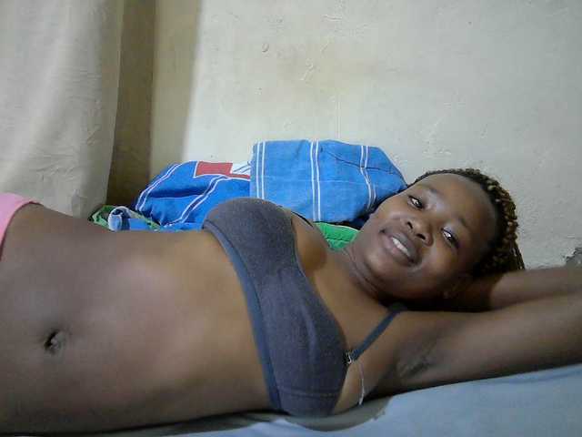 queen-slender live webcam show