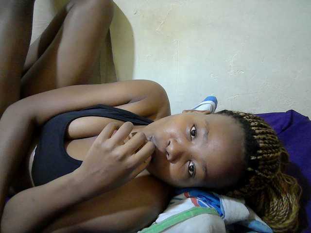 queen-slender live cam on BongaCams