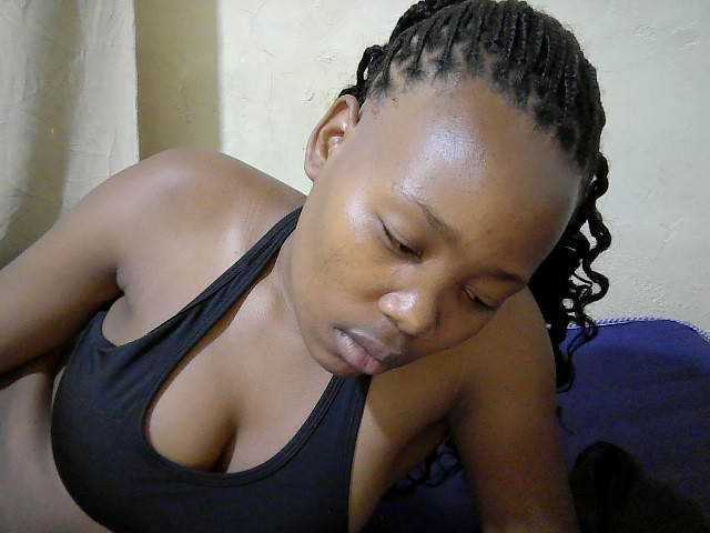 queen-slender live cam on BongaCams