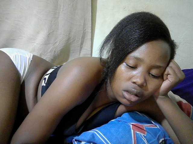queen-slender webcam bongacams model stream image