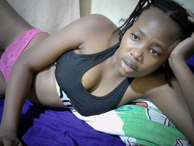 queen-slender live cam on BongaCams