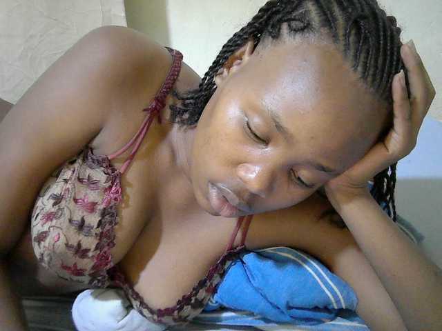 queen-slender live cam on BongaCams